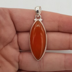 Zilveren hanger gezet met marquise Carneool