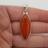 Zilveren hanger gezet met marquise Carneool