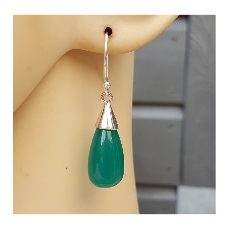 Zilveren oorbellen met druppel van groene Onyx