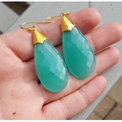 Vergulde oorbellen met grote aqua Chalcedoon briolet