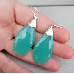 Zilveren oorbellen met grote aqua Chalcedoon briolet