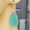 Zilveren oorbellen met grote aqua Chalcedoon briolet