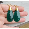 Vergulde oorbellen met grote groene Onyx briolet