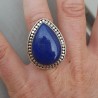 Zilveren ring gezet met druppelvormige Lapis Lazuli verstelbaar