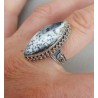 Zilveren ring met marquise Dendriet Opaal in bewerkte setting 18.5