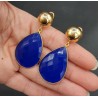 Vergulde oorbellen grote kobalt blauwe Chalcedoon briolet