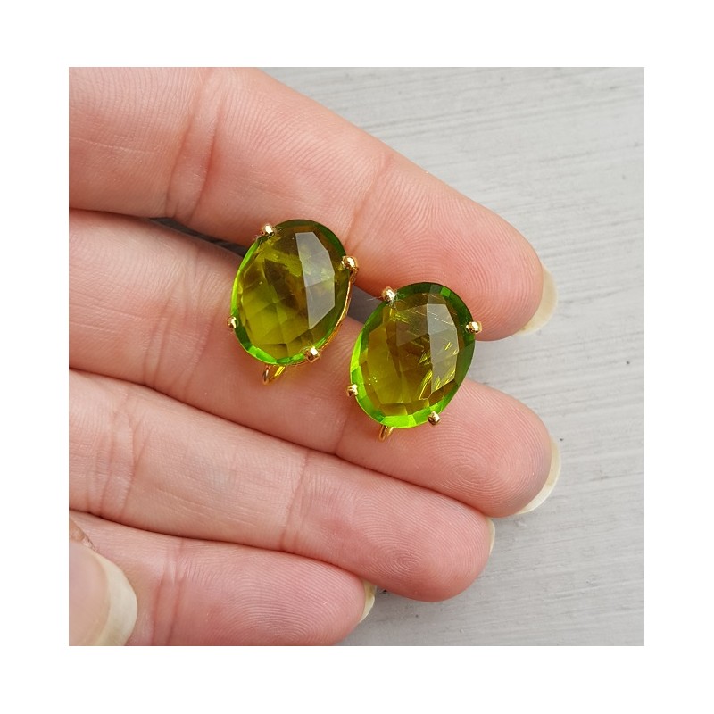 Vergulde oorknoppen gezet met Peridot quartz