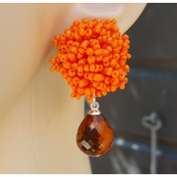 Oorbellen oorknoppen van oranje kraaltjes en Citrien quartz