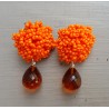 Oorbellen oorknoppen van oranje kraaltjes en Citrien quartz