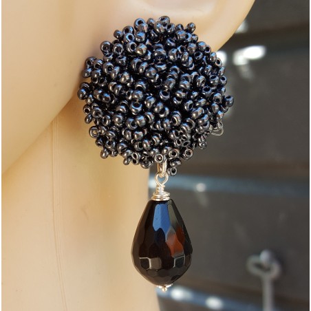 Oorbellen met oorknoppen van zwarte kraaltjes en zwarte Onyx