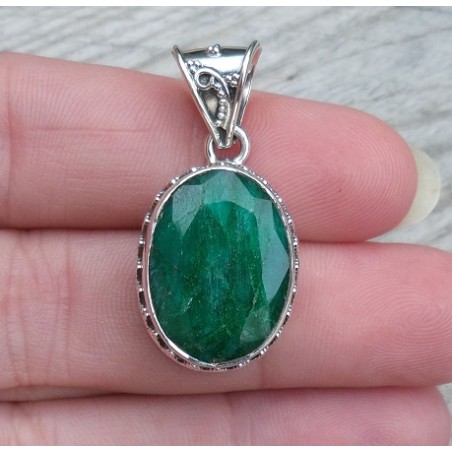 Zilveren hanger met ovale Emerald gezet in bewerkte setting