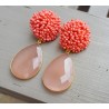 Vergulde oorbellen met kraaltjes en roze Chalcedoon briolet