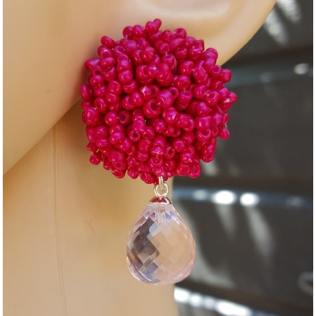 Oorbellen met oorknoppen van fuchsia roze kraaltjes en roze Topaas briolet