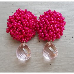 Oorbellen met oorknoppen van fuchsia roze kraaltjes en roze Topaas briolet
