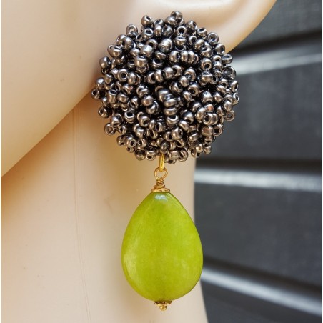 Oorbellen met oorknoppen van kraaltjes en appeltjes groene Jade
