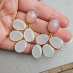 Vergulde oorbellen met wit en roze Chalcedoon