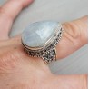 Zilveren ring met Maansteen in bewerkte setting 17.5 mm