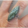 Zilveren ring met marquise Seraphiniet in bewerkte setting 18 mm