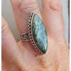 Zilveren ring met marquise Seraphiniet in bewerkte setting 18 mm