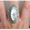 Zilveren ring met marquise Parelmoer en bewerkte kop verstelbaar
