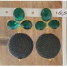 Vergulde oorbellen met donker groen Roggenleer en groene Onyx