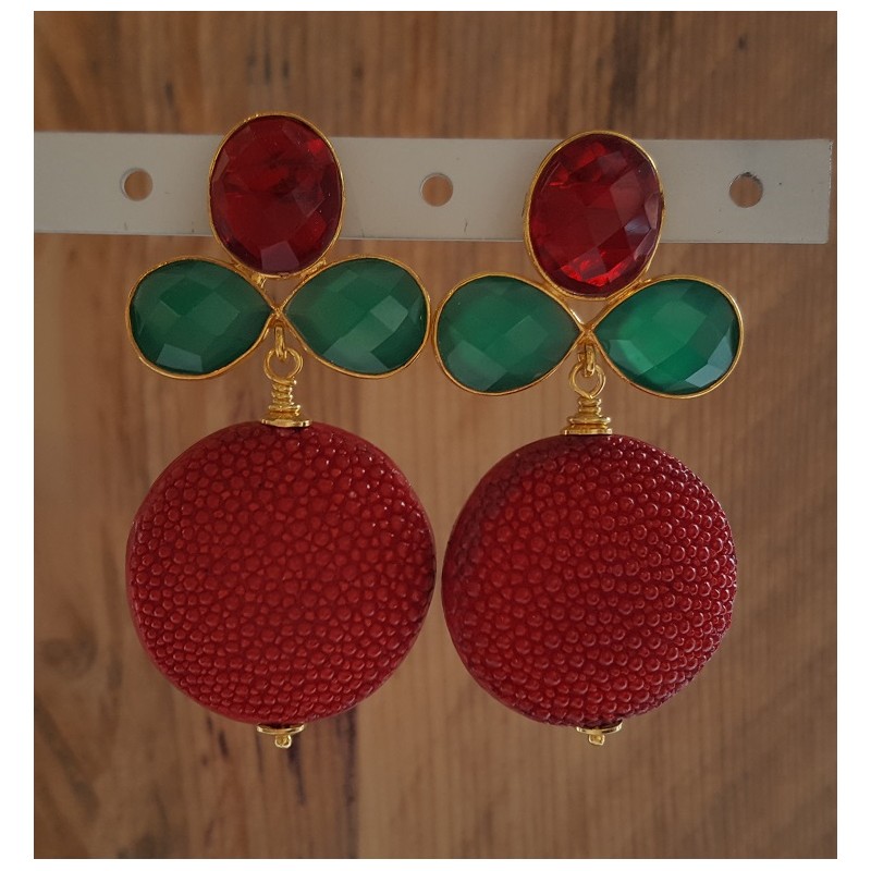 Vergulde oorbellen met rood Roggenleer groene Onyx en rode quartz