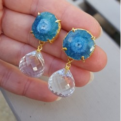 Vergulde oorbellen met wit Topaas en solar quartz