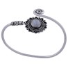 Zilveren armband / bangle met bewerkte setting gezet met Maansteen