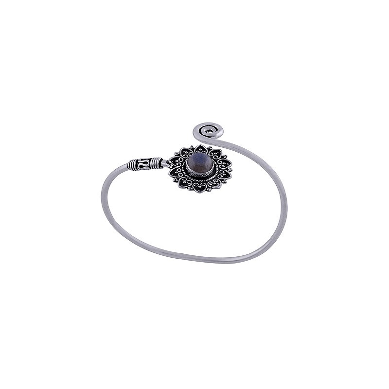 Zilveren armband / bangle met bewerkte setting gezet met Labradoriet