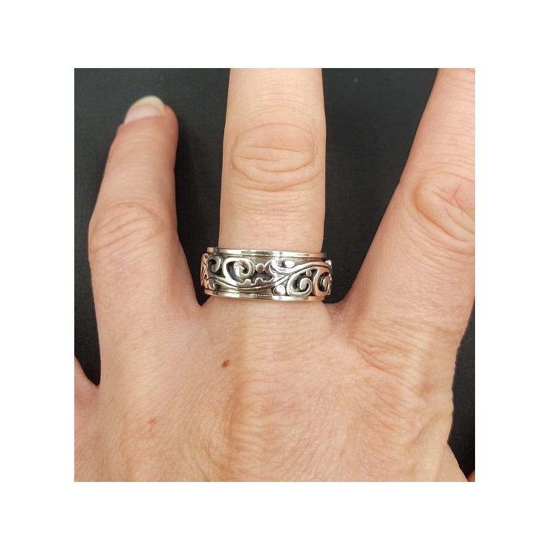 Zilveren bewerkte band ring