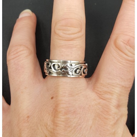 Zilveren bewerkte band ring