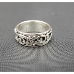 Zilveren bewerkte band ring