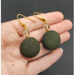 Oorbellen met groene Amethist en groen Roggenleer