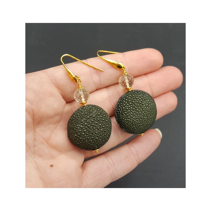 Oorbellen met groene Amethist en groen Roggenleer