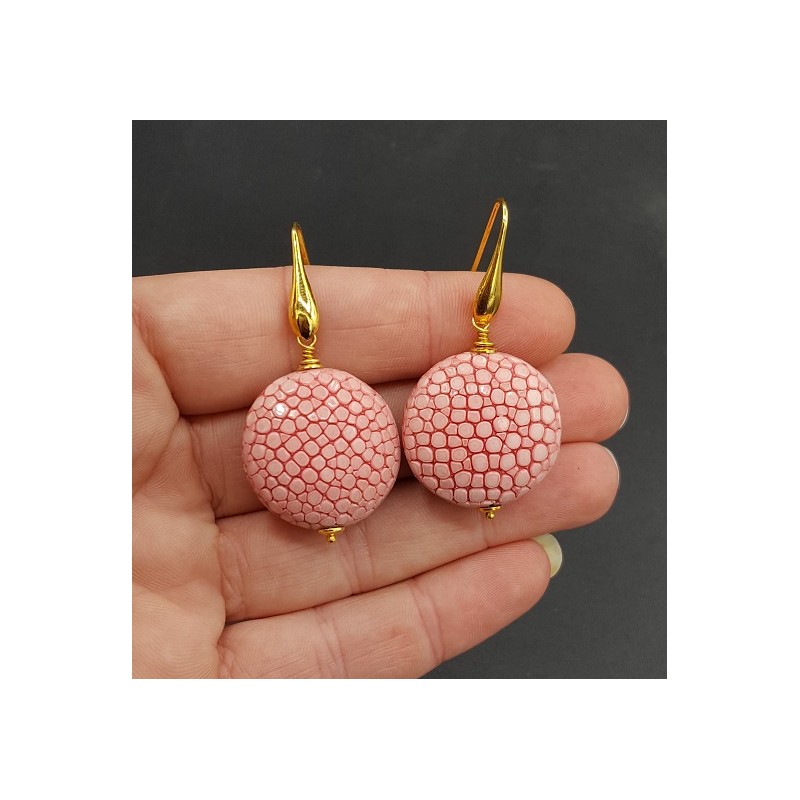Oorbellen met licht roze Roggenleer