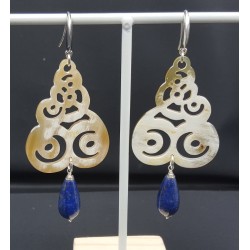 Oorbellen met Buffelhoorn en Lapis Lazuli