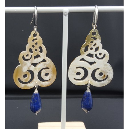 Oorbellen met Buffelhoorn en Lapis Lazuli