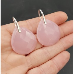Zilveren oorbellen met grote roze Chalcedoon briolet