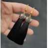 Vergulde zwarte tassel oorbellen