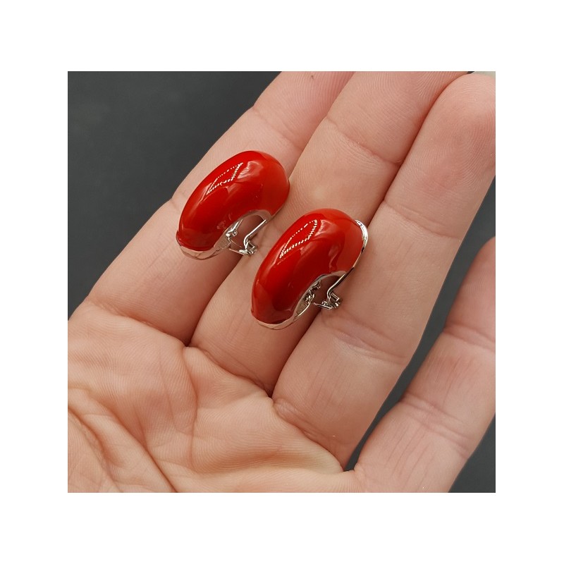 Brede zilverkleurige creolen rood