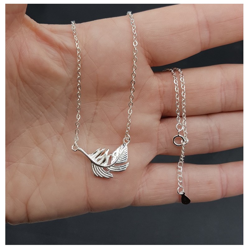 Zilveren ketting met blad hanger