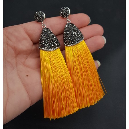 Tassel oorbellen van satijndraad en kristallen oranje