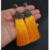Tassel oorbellen van satijndraad en kristallen oranje