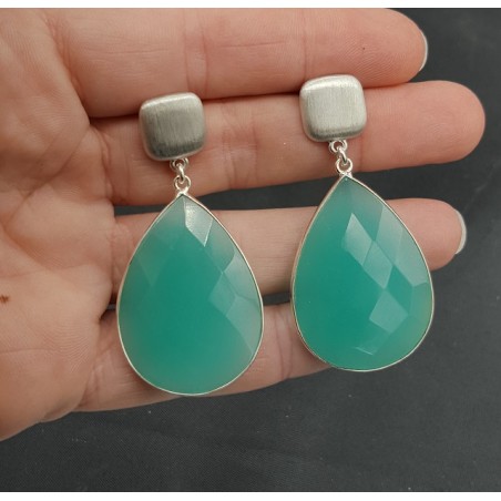 Zilveren oorbellen met aqua Chalcedoon briolet