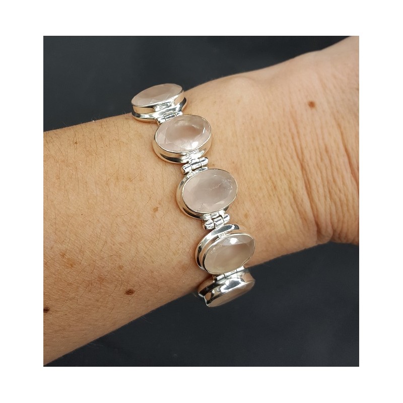 Zilveren armband gezet met vijf ovale facet Rozenkwarts stenen