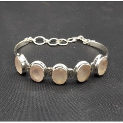 Zilveren armband gezet met vijf ovale facet Rozenkwarts stenen