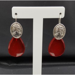Zilveren oorbellen met Granaat rode quartz en cameo