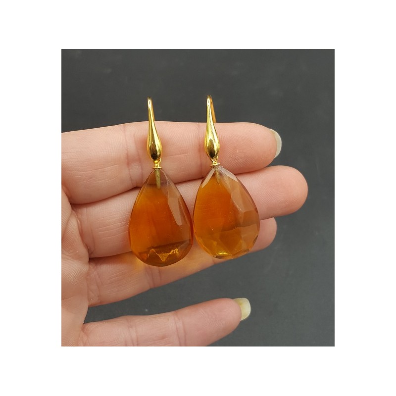 Vergulde oorbellen met smalle Citrien quartz briolet