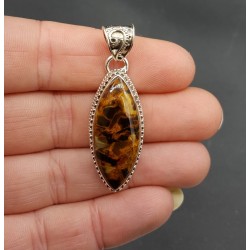 Zilveren hanger met marquise Pietersiet in bewerkte setting
