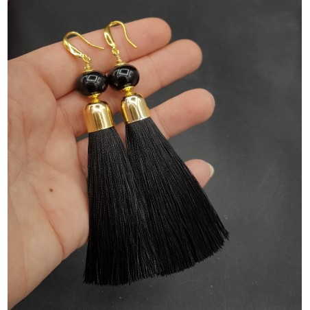 Vergulde oorbellen met zwarte tassel en Onyx